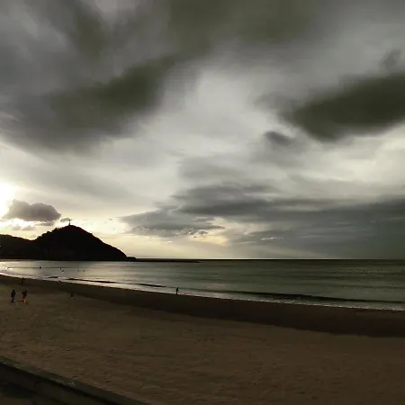 Spacious Confortable Next And Pintxos Area